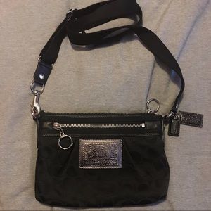 Coach. Poppy. Small purse.